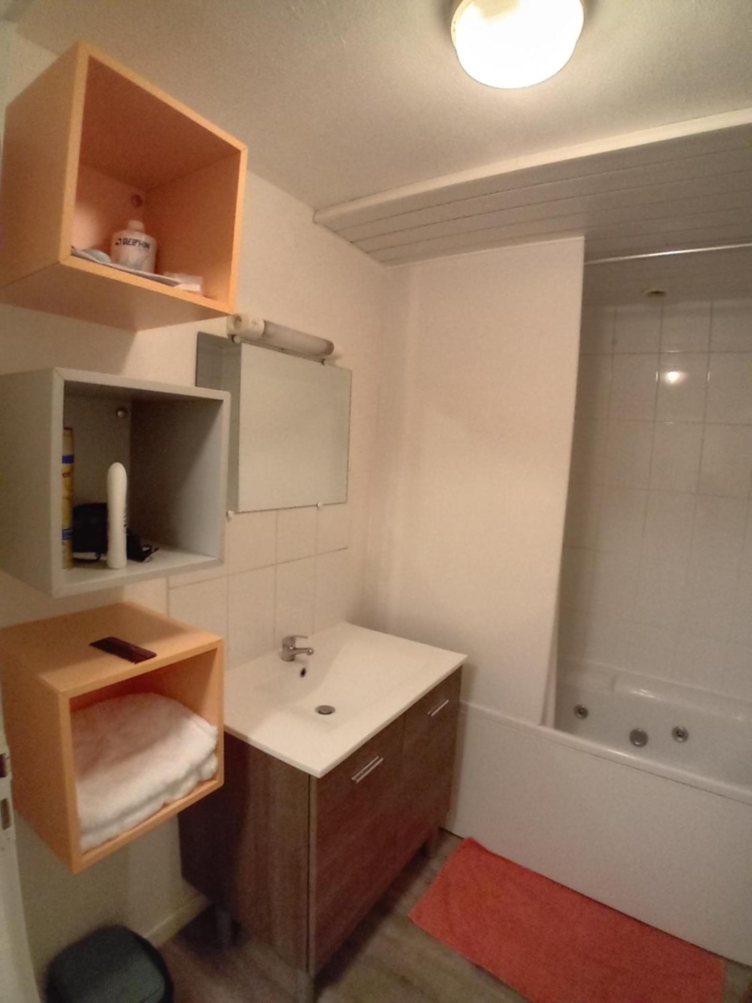 Appart Chartreux Baignoire Massante ,A 3 Minutes Du Centre En Bus! 2 Etoiles Atout France 봐론 외부 사진