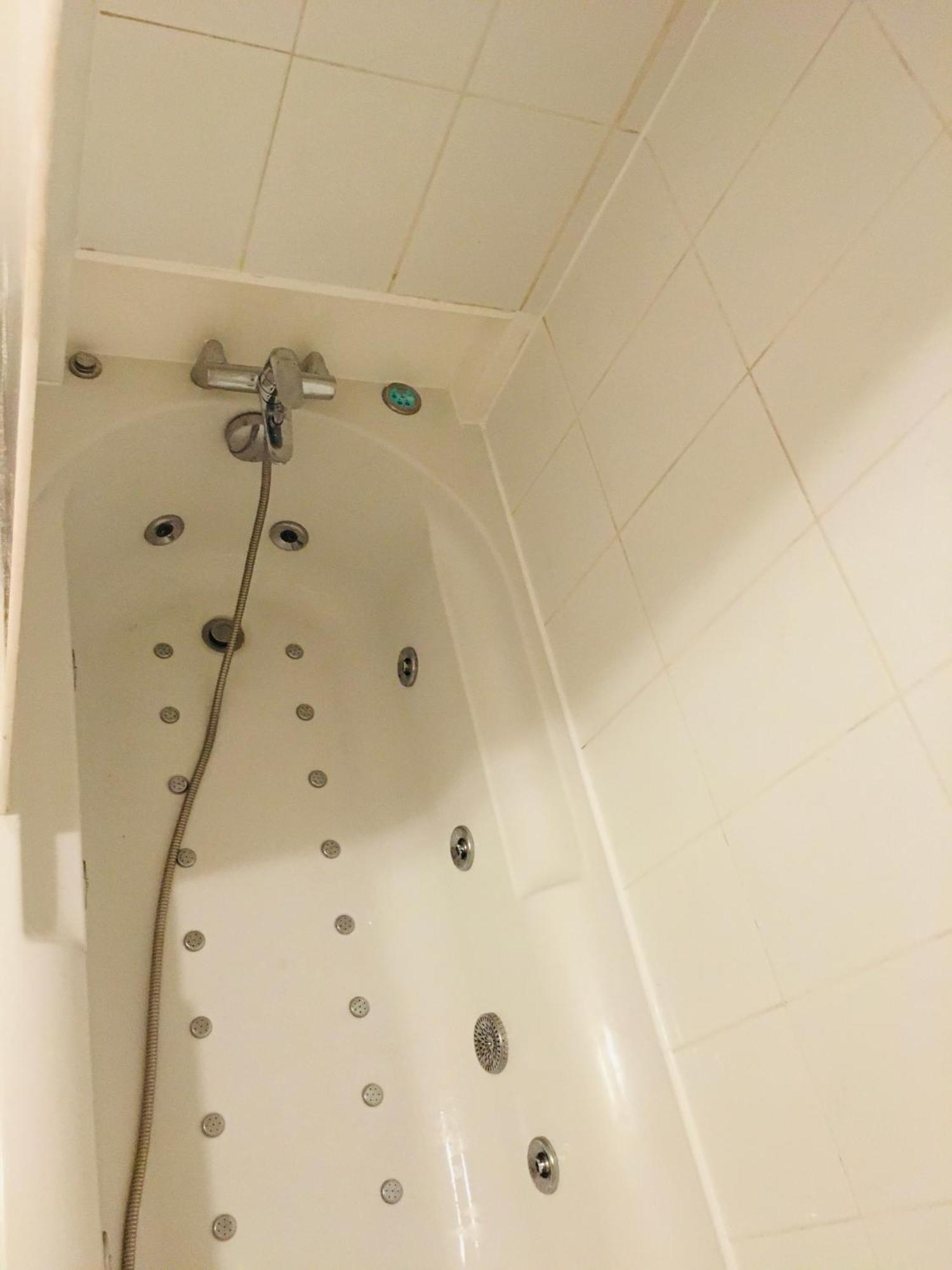 Appart Chartreux Baignoire Massante ,A 3 Minutes Du Centre En Bus! 2 Etoiles Atout France 봐론 외부 사진
